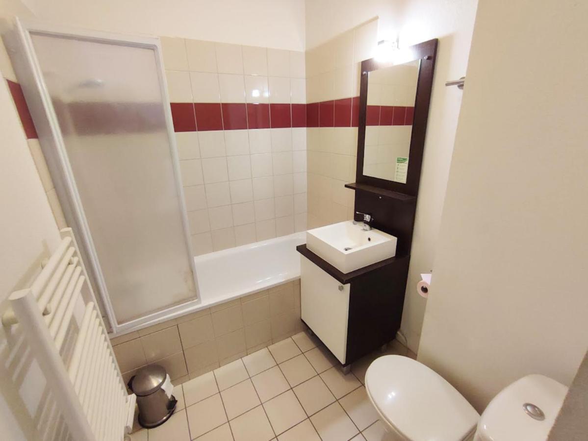 Le Bouquetin, Studio, Centre Luchon, Wifi, Casier A Skis, Ascenseur, 3 Personnes Bagneres-de-Luchon Exterior photo