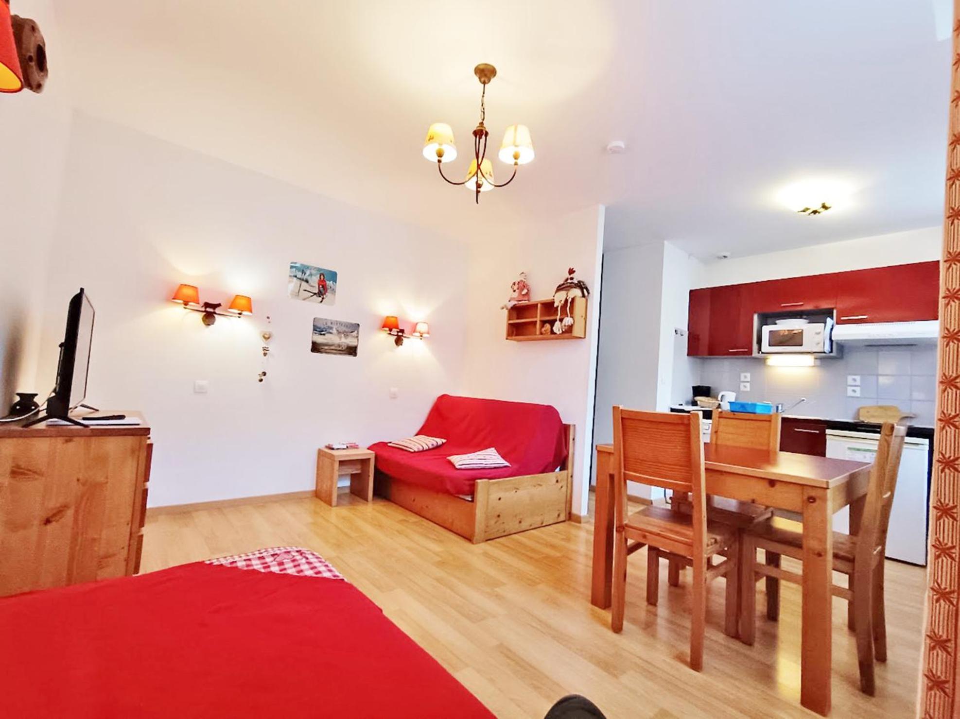 Le Bouquetin, Studio, Centre Luchon, Wifi, Casier A Skis, Ascenseur, 3 Personnes Bagneres-de-Luchon Exterior photo